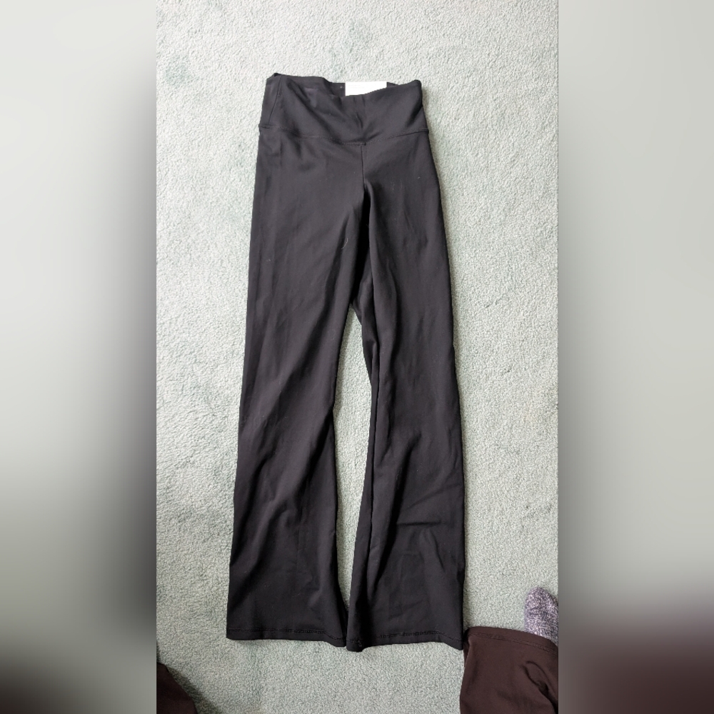 American Eagle The Everything Flare Black High-Waist Yoga Flare Leggings